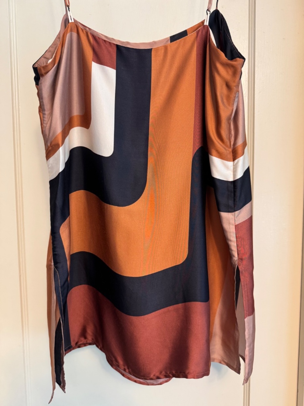 FAITHFULL Phylis printed satin mini dress. Size 8. Color Rust/black/Cream - Picture 5 of 10